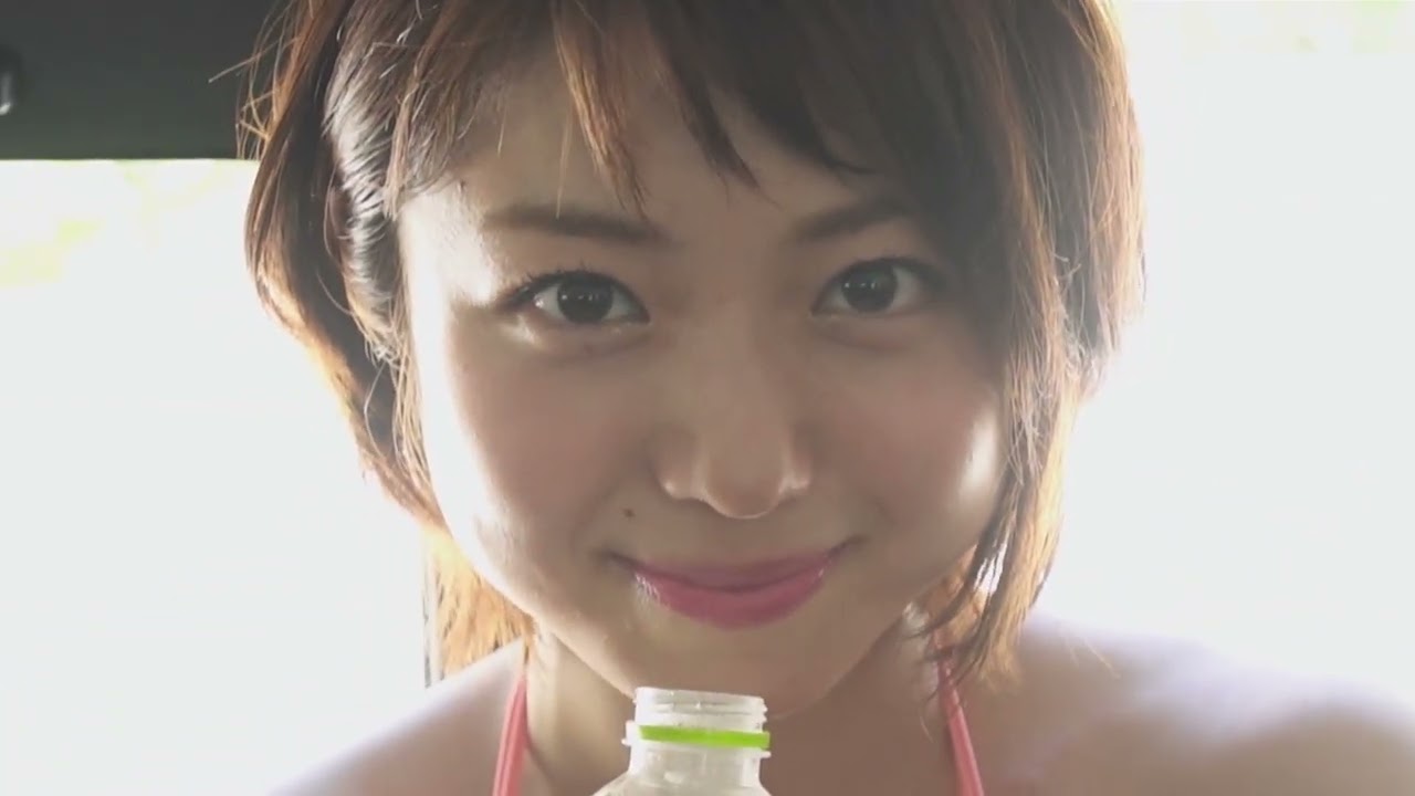 中村静香と車の中で汗だくイチャイチャ