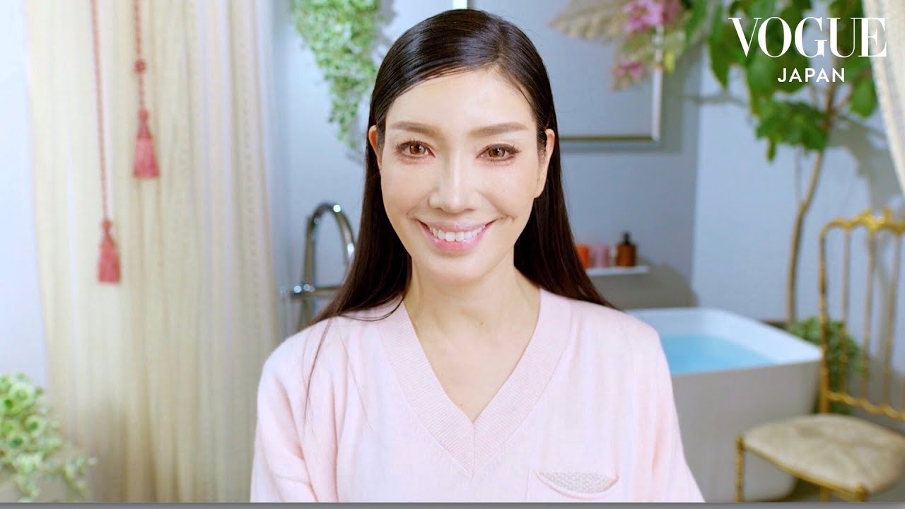 コンプレックスを魅力へ美しい絵のようなメイク| Beauty Secrets | VOGUE JAPAN