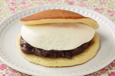 ローソンの“盛りすぎ”新作スイーツ「大きなチョコシュー」「どらもっち」を価格据え置き約47％増量 - Fashion Press