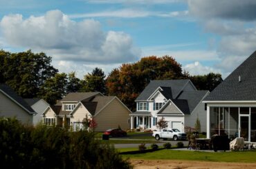 トランプ政権、連邦住宅局の職員４割カット計画－住宅ローン保険提供 - Bloomberg