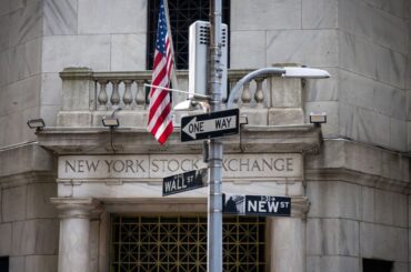 【米国市況】Ｓ＆Ｐ500種が連日で最高値、利回り低下－151円台半ば - Bloomberg
