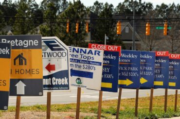 米中古住宅販売、1月4.9％減の408万戸　金利高で4カ月ぶりの減少 | ロイター