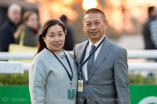 【サウジC】ロマンチックウォリアー陣営「結果が何着でも次走は99%の確率でドバイターフ」 – ニッカンスポーツ ロマンチックウォリアーのシャム師とクリスティ夫人