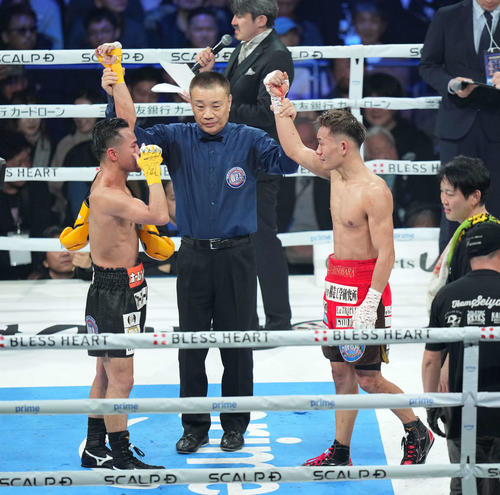 【ボクシング】堤聖也が流血戦ドロー初防衛 高校時代から拳合わせた元世界王者比嘉大吾と友人対決 – ボクシング : 日刊スポーツ WBA世界バンタム級タイトルマッチ 試合後、たたえ合う堤聖也(右)と比嘉大吾(撮影・井上学)