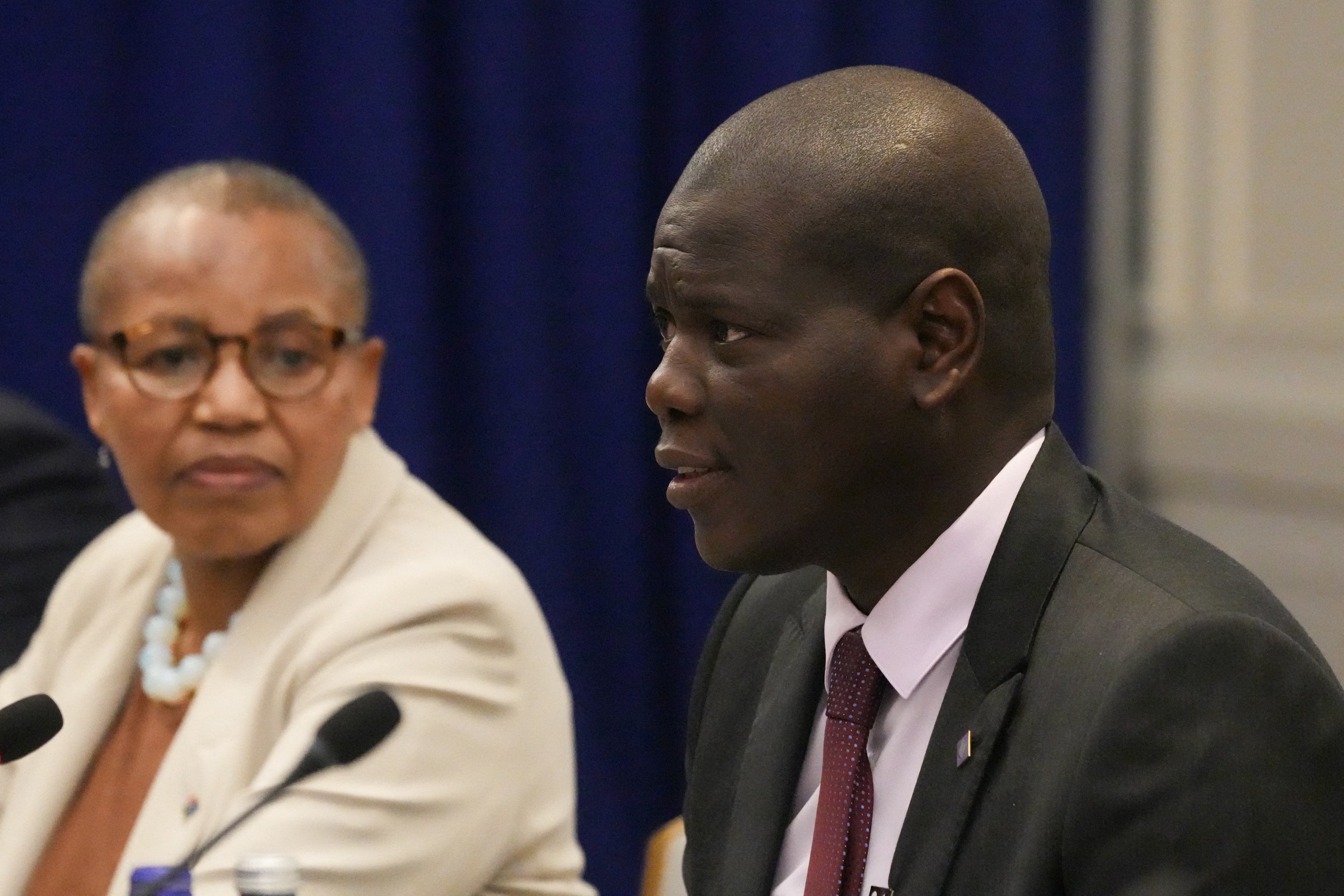 南ア、援助打ち切りの米に代わり中国が支援約束=外相