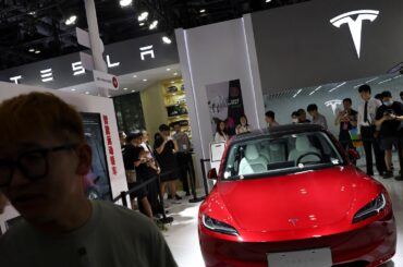 米テスラ中国製ＥＶ販売、2月は前年比約半減　2年半ぶり低水準 | ロイター