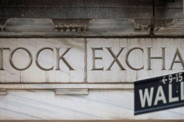 アングル：トランプ関税「朝令暮改」、不確実性にウォール街は悲鳴 | ロイター