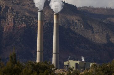 トランプ米政権、大気・水質保護のための規制緩和へ | ロイター