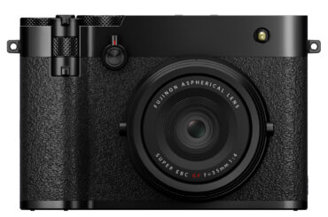 シリーズ初のレンズ一体型カメラ「GFX100 RF」。新開発の28mm相当・F4単焦点レンズを搭載 - デジカメ Watch