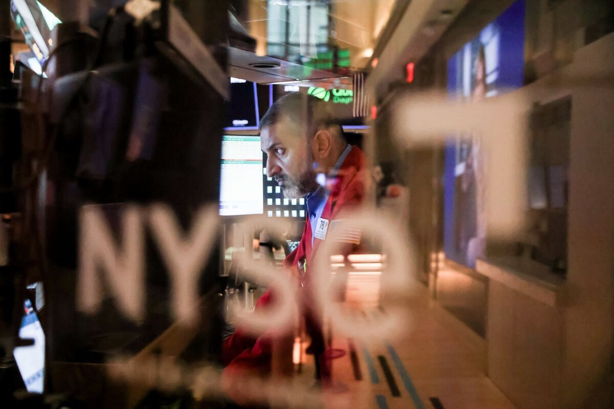 【米国市況】株は勢い失速、経済に黄信号-ドル下落し149円90銭付近 – Bloomberg 【米国市況】株は勢い失速、経済に黄信号-ドル下落し149円90銭付近 - Bloomberg