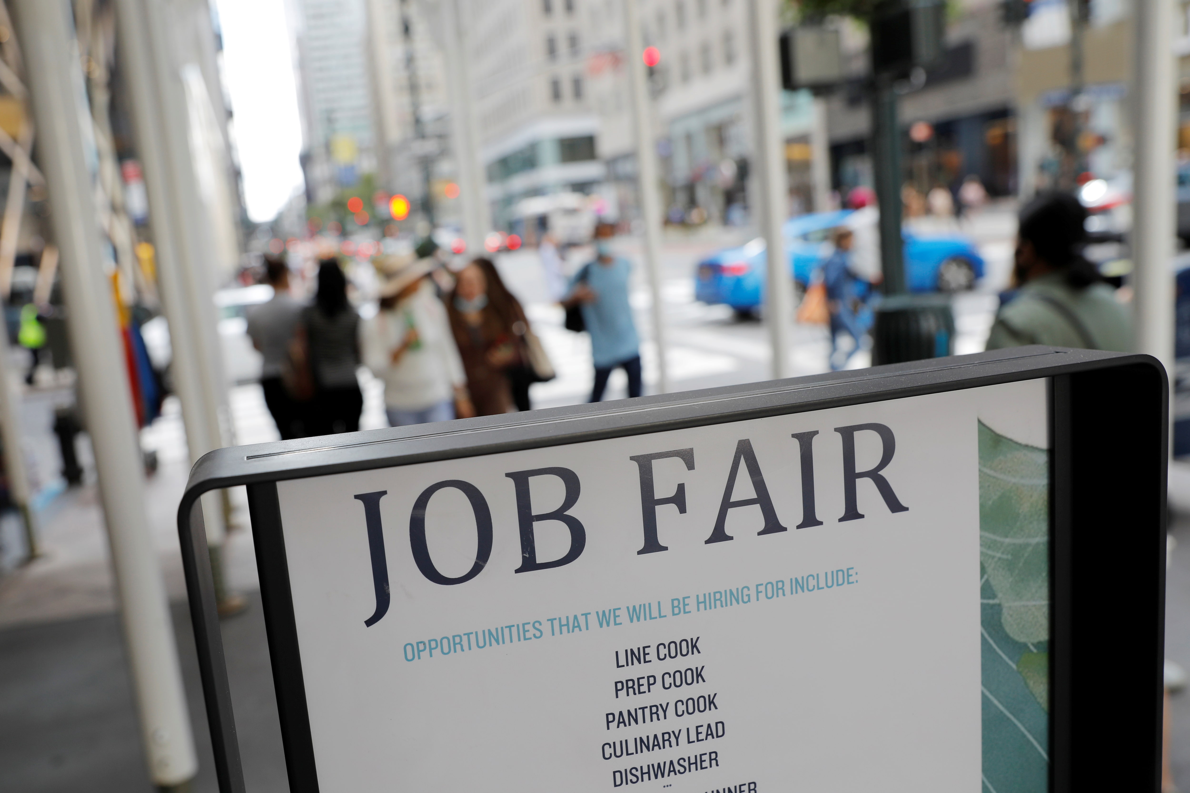 米新規失業保険申請1000件減の22.4万件、労働市場堅調も先行き懸念