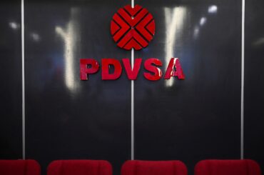 米政権、ベネズエラ国営石油提携会社の輸出許可取り消しへ＝関係筋 | ロイター