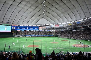 日本のホットドッグに困惑「わからないな…」　明白な"文化の壁"、東京Dで起きた珍事 | Full-Count