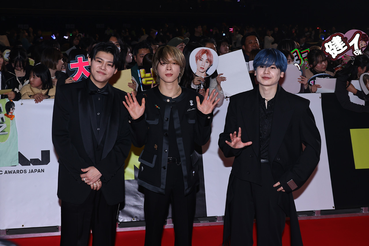 BE:FIRST・SOTA、MANATO、LEO『MTV VMAJ』レッドカーペットに！歓声に応えながら3