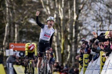 悪天候で一時中断のパリ〜ニース　アルメイダが劇的勝利し、ヴィンゲゴーが総合首位浮上 - パリ〜ニース2025第4ステージ | cyclowired