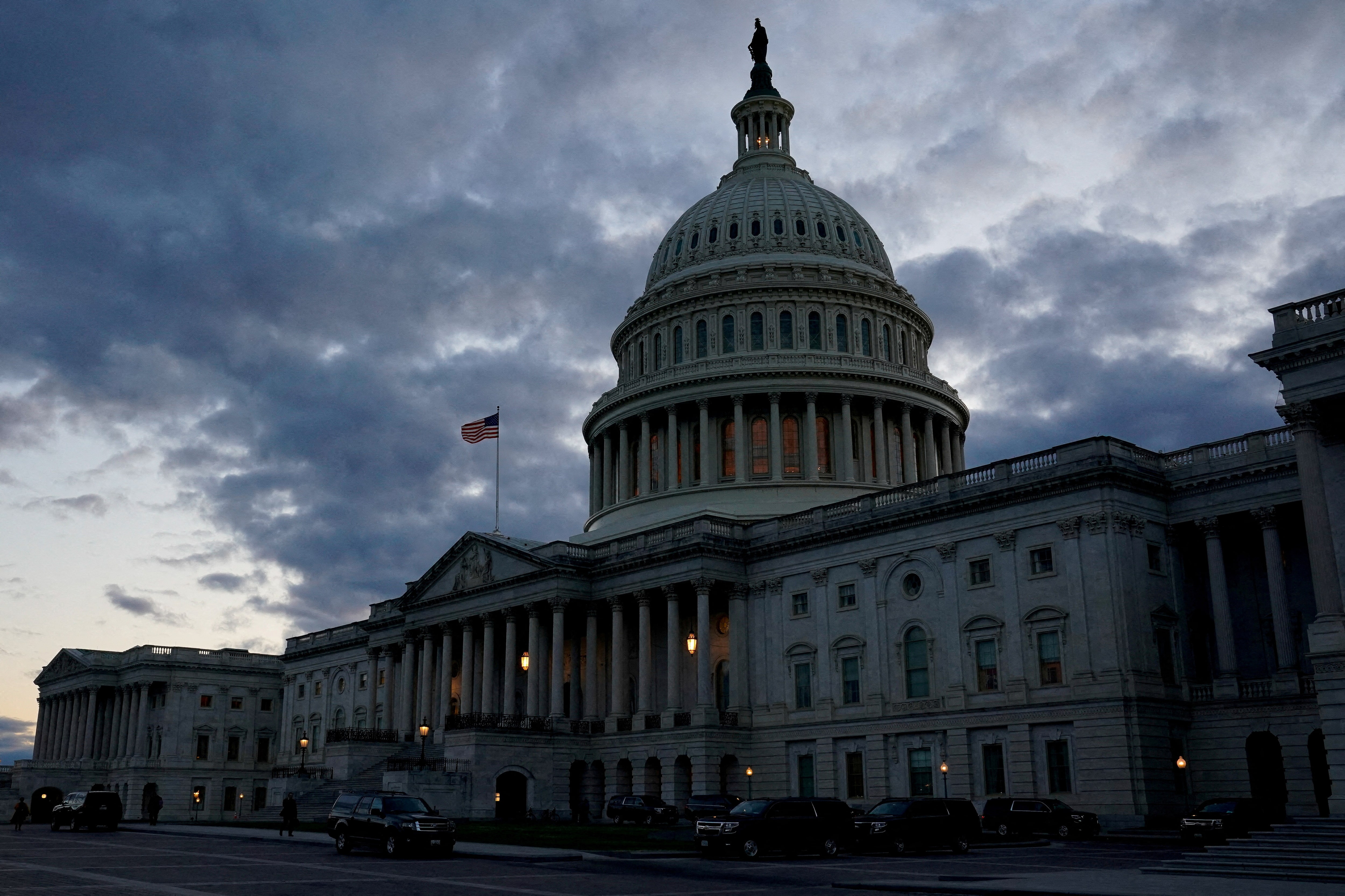 米財政赤字と公的債務は今後30年で著しく増加、議会予算局が警鐘