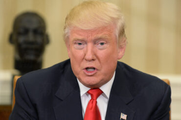「米国からすれば、日本はワンオブゼム」 トランプ関税を招いた政府の失策 「安全保障を人質に取られ、交渉相手としては極めて面倒」 - デイリー新潮