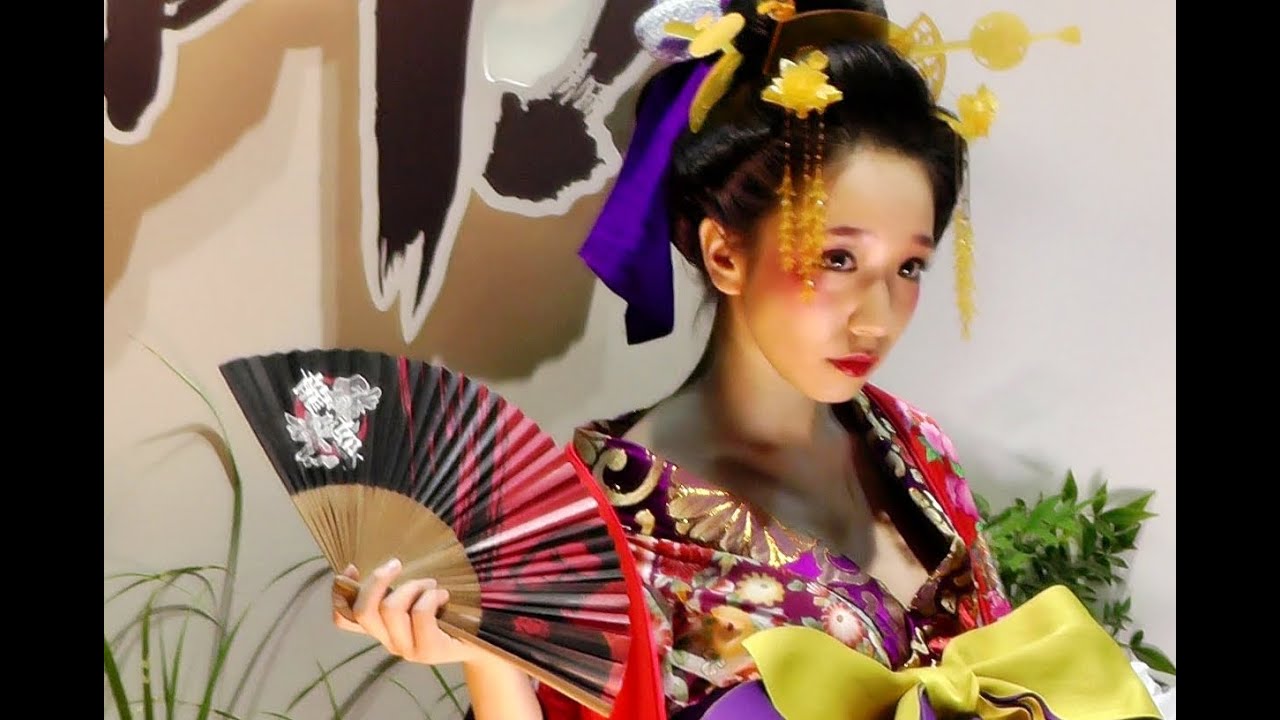 Sweet Companion Showcase【虹色コンパニオン Sweet Baby 清水あいり 龍が如く・・・ セガガール 2013 東京ゲームショウ」