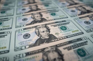 ドル指数、ニクソン政権後で最大の下げへ－米大統領の就任100日間 - Bloomberg