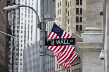【米国市況】Ｓ＆Ｐ500小幅続伸、終盤に持ち直し－円は対ドル１％高 - Bloomberg