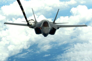 どんだけ金食い虫なんだよ！ 自衛隊に配備目前「F-35戦闘機のコスト」調べてみた 納税者なら知っておくべき？ - 乗りものニュース