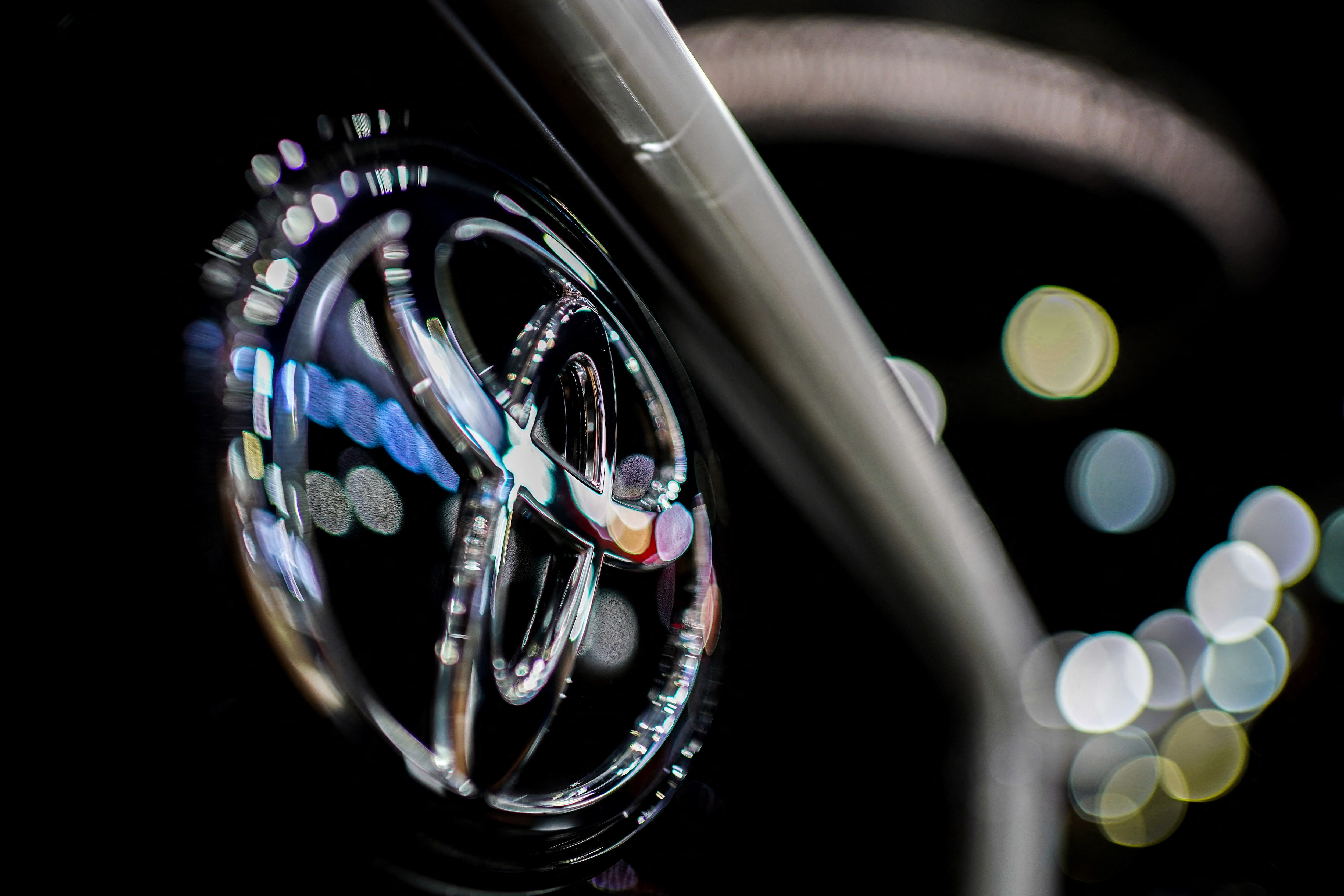 豊田織機が非上場化を検討、トヨタやグループ企業が出資案=関係筋