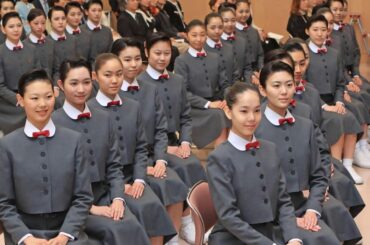 夢のジェンヌへはじめの一歩 宝塚音楽学校で入学式 倍率11.75倍突破の40人|社会 - 神戸新聞