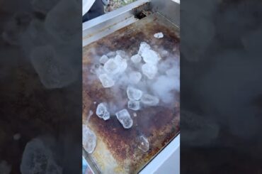 真っ黒に汚れた鉄板を綺麗にする方法紹介します。