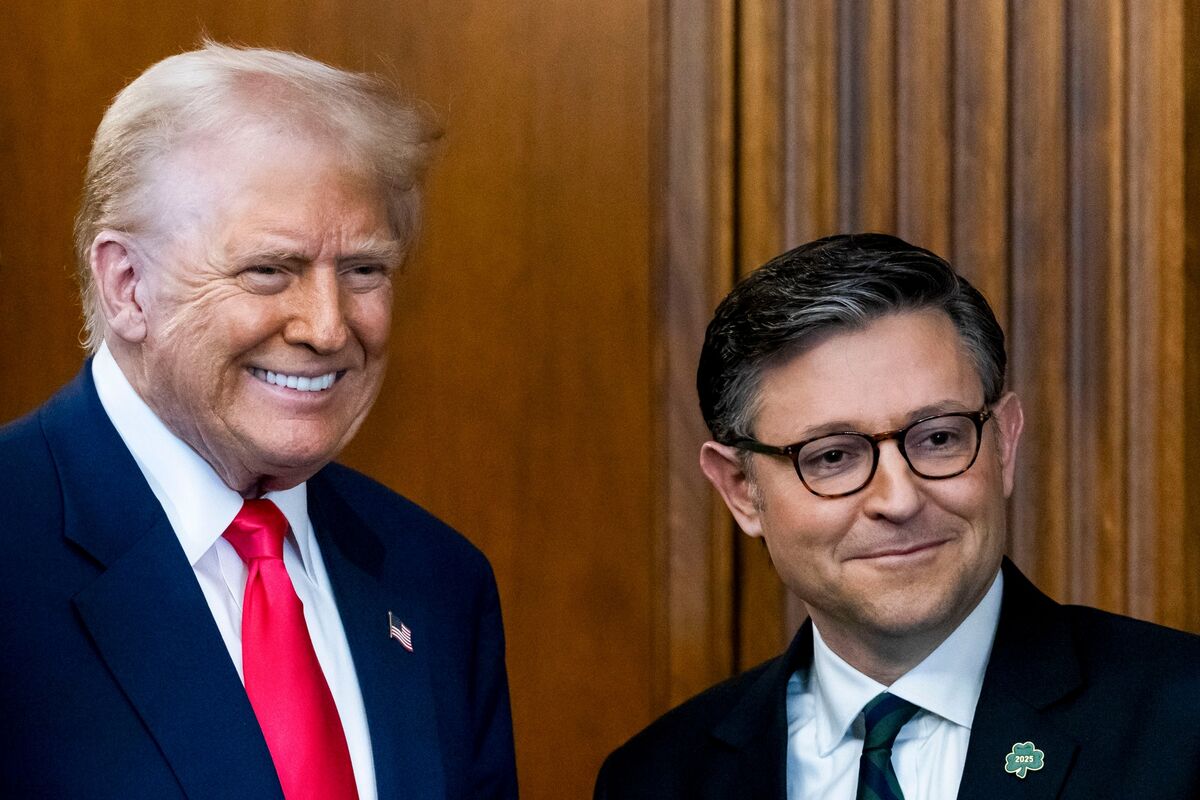 米下院共和党、10年で4兆ドル強の減税案公表-トランプ氏の公約優先 – Bloomberg 米下院共和党、10年で4兆ドル強の減税案公表-トランプ氏の公約優先 - Bloomberg