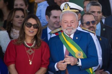 ブラジル大統領夫人、習主席に「TikTokは有害」発言－中国訪問中に - Bloomberg