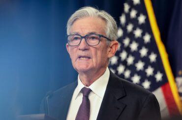 パウエル議長、政策決定枠組みの変更示唆－雇用や物価の目標関連 - Bloomberg