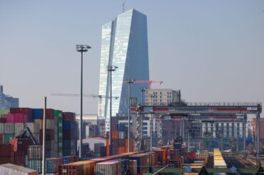 ユーロ圏のインフレ率、来年には２％下回る－欧州委員会が予測 - Bloomberg