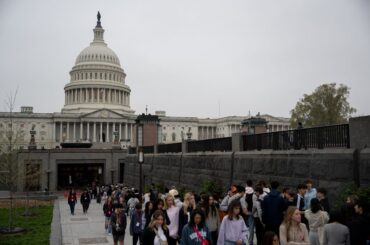 日米など世界的に長期債利回り上昇、財政政策に不安－社債の方が魅力 - Bloomberg