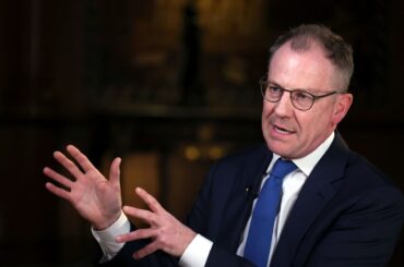 米長期債に押し目買いを、30年物利回り５％超えで好機－ＢｏｆＡ - Bloomberg