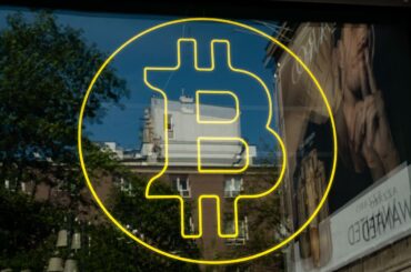 勢いづくビットコイン、懐疑派も認めざるを得ない局面に - Bloomberg