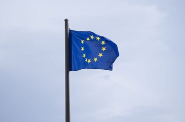ＥＵ、ＳＷＩＦＴから20行超のロシア銀行排除検討－新たな対ロ制裁で - Bloomberg
