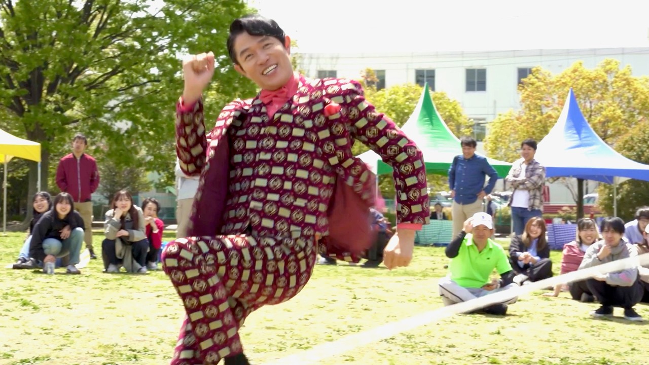 鈴木亮平、勝負下着は黒!大縄跳びに跳び込めずハラハラ/MEGA BIG CM+インタビュー+メイキング