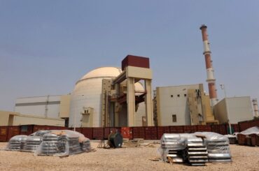 トランプ氏のイラン核合意構想、米国による関連施設の破壊を可能に - Bloomberg