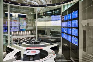 海外勢が日本株を８週連続で買い越し、約２年ぶりの長さ－５月第３週 - Bloomberg.co.jp
