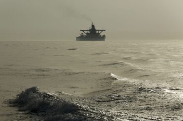 ホルムズ海峡利用するＬＮＧ船に警戒呼びかけ－カタール国営石油会社 - Bloomberg