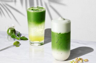 スターバックス ティー ＆ カフェ「夏抹茶」限定ドリンク、“ふわふわ”ピスタチオフォームのせ抹茶ラテ - ファッションプレス
