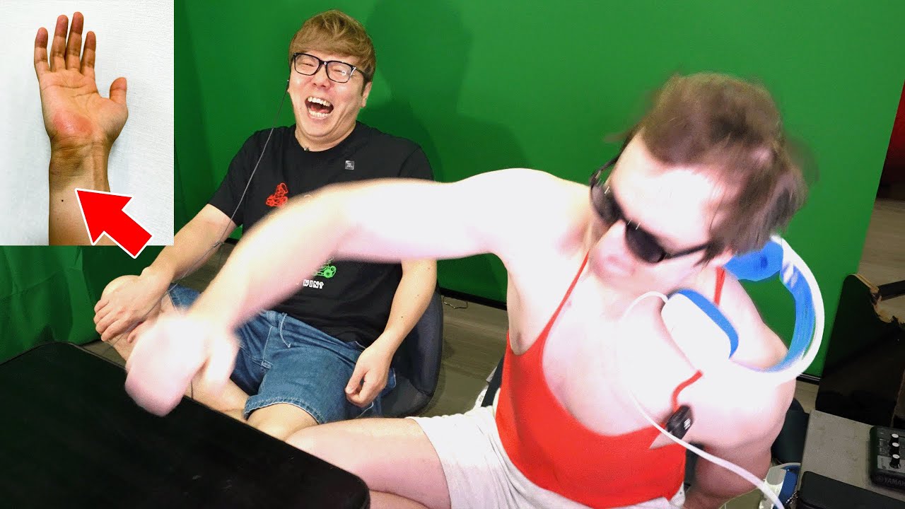 台パンで手が折れました 台パンで手が折れました