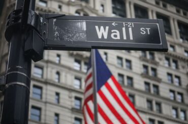 【米国市況】株は反落、大手ハイテク株に売り－ドルは144円台後半 - Bloomberg