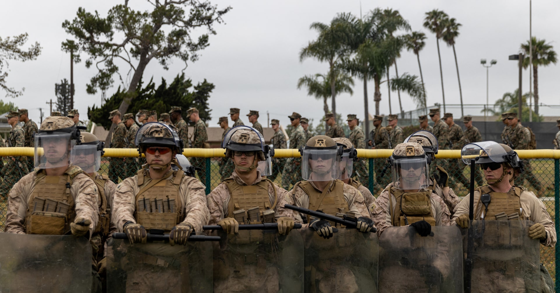 移民抗議デモへの軍派遣、米国民の意見割れる=ロイター/イプソス調査 | ロイター 移民抗議デモへの軍派遣、米国民の意見割れる=ロイター/イプソス調査 | ロイター