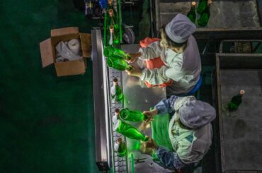 「ゾンビ」企業つぶさず－中国指導部、国民の反発恐れ雇用維持優先 - Bloomberg