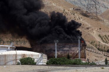 ＮＹ原油急反発、米株先物下落－米大統領がテヘランから退避呼び掛け - Bloomberg