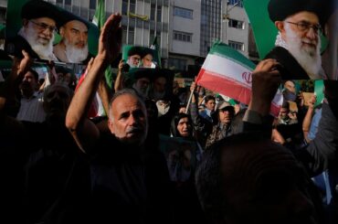 イランは単独でトランプ氏やイスラエルに対抗－同盟国の支援望めず - Bloomberg