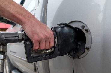 米のイラン攻撃で経済の不透明感増大、ＦＲＢ議長証言に注目 | ロイター