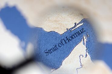 ホルムズ海峡でタンカー航路変更相次ぐ　封鎖や米攻撃へのイラン報復懸念 | ロイター