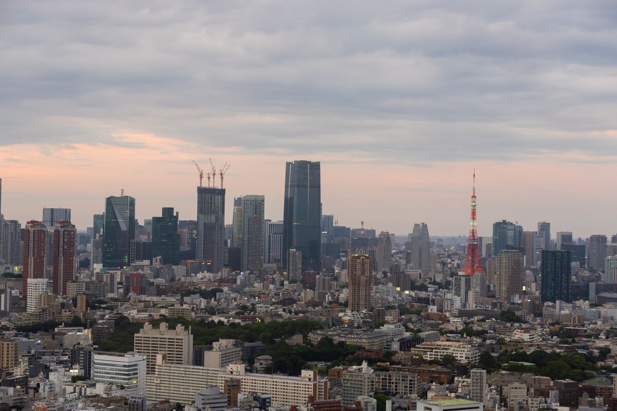 債券は小幅安、米中関税合意でリスクオン-東京CPIは下振れ – Bloomberg 債券は小幅安、米中関税合意でリスクオン-東京CPIは下振れ - Bloomberg